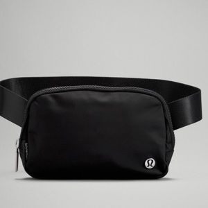 Lululemon Everywhere Belt Bag - NWT